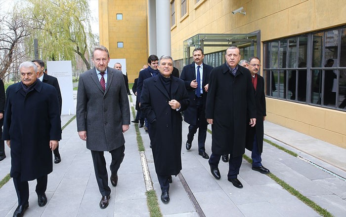 Erdoğan Abdullah Gül'ü yalnız bırakmadı!