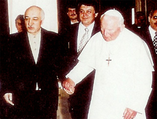 Gülen ile Papa aracısı kimdi? Yer yerinden oynar deniliyor