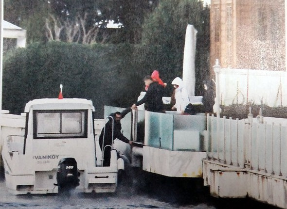 Ebru Gündeş İstanbul trafiğine çözümü böyle buldu