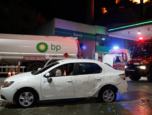 İstanbul'da otomobile el yapımı patlayıcı ile saldırı