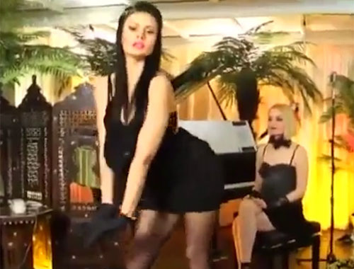 Rus kedicikten Adnan Hoca'yı dağıtan seksi dans!
