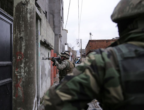 Cizre'de ayrı 7 binada 30 ceset