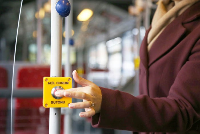 Panik butonlu metrobüsler sefere başladı