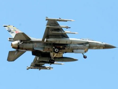 4 Suudi savaş uçağı İncirlik Üssü'ne indi 