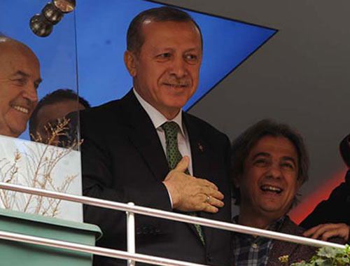 Erdoğan'a gençlerden doğumgünü sürprizi