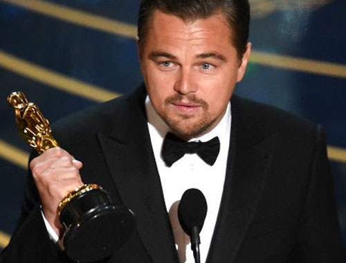 Leonardo DiCaprio Oscar 2016 en iyi erkek oyuncu ödülü