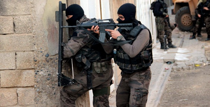 Sur'da şiddetli çatışma! 20 PKK'lı kıstırıldı