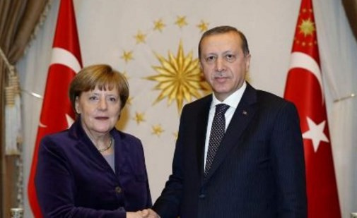 Merkel'den Erdoğan'a hat sorusu:  Siz yazabiliyor musunuz?