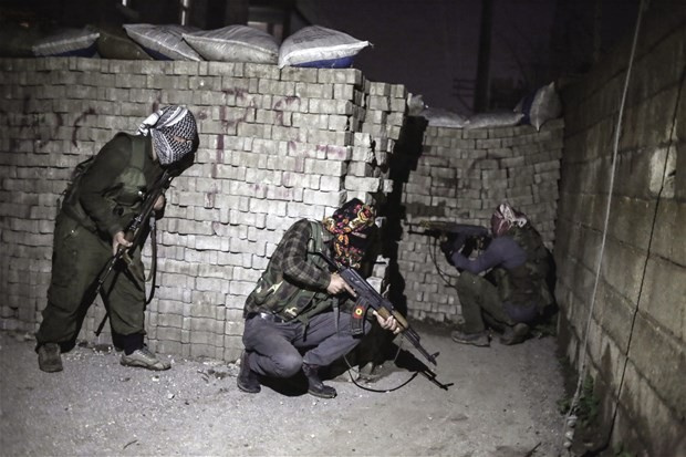AFP Mardin'de PKK'nın askerle çatışmasını fotoğrafladı!
