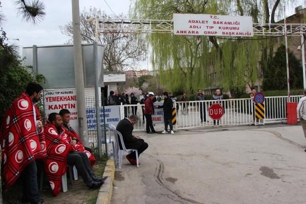 Adli Tıp Kurumu önünde acı ve gözyaşı!