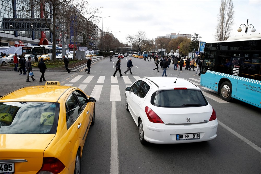 Ankara'da saldırının izleri 2 günde silindi!