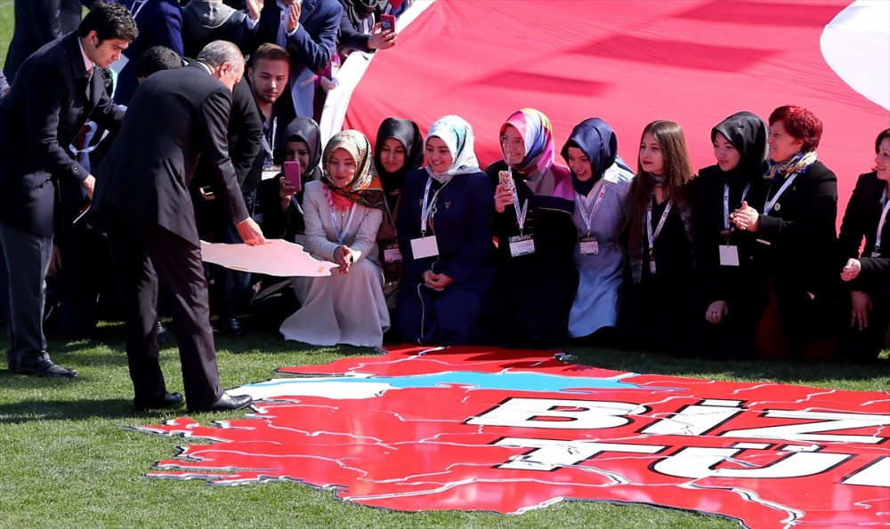 Erdoğan Çanakkale'de gözyaşlarını tutamadı!