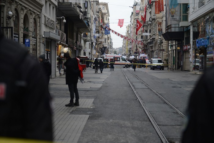 İstiklal caddesinde patlama! Olay yerinden ilk görüntüler 