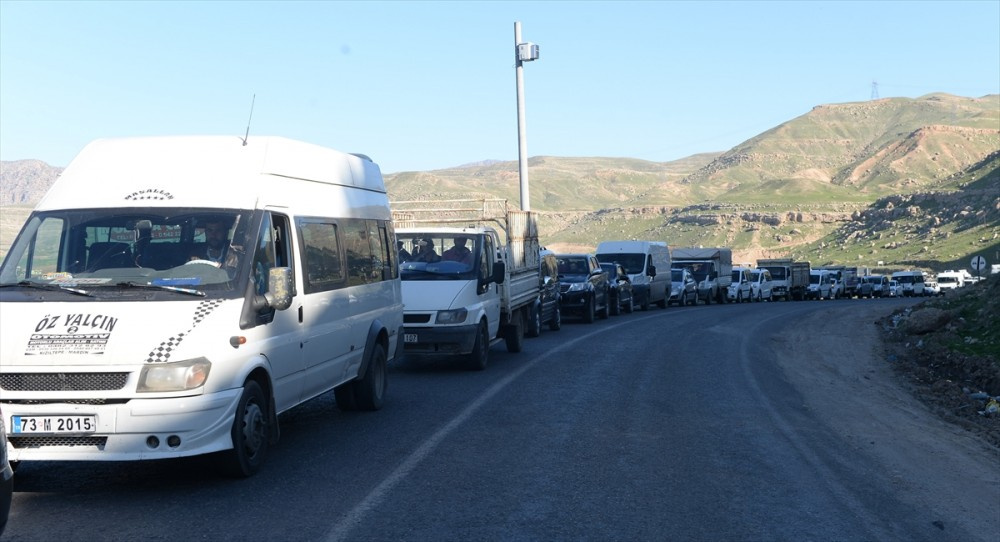 Cizre'de terörden kaçan siviller evlerine dönüyor