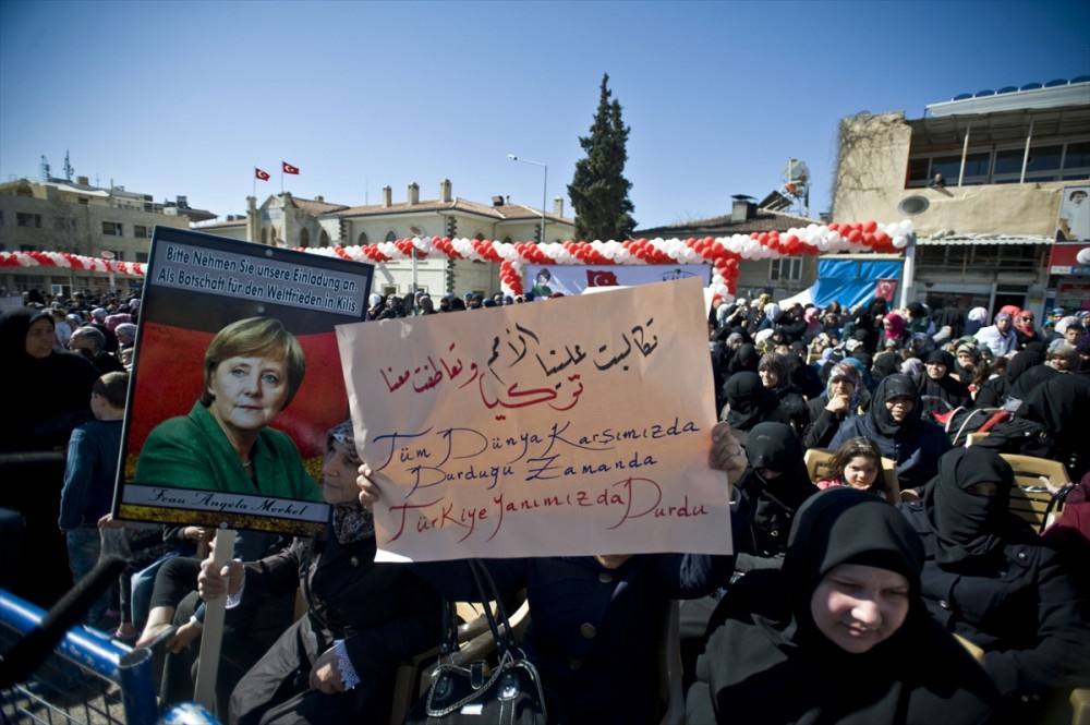 Kilis'te 2 bin kadından Merkel'e davet!