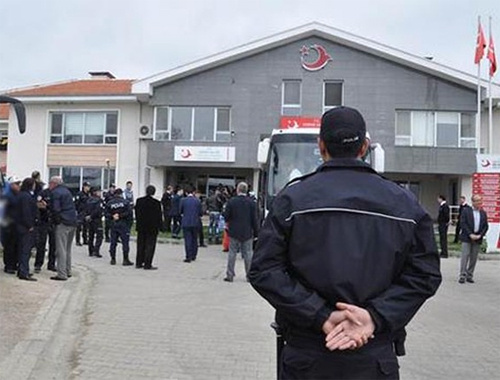 Yüzlerce kaçak Türkiye'ye iade edildi!