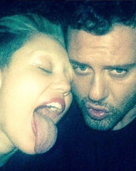 Kim bu Mert Alaş? Madonna parti verdi Miley Cyrus öpüşürken...