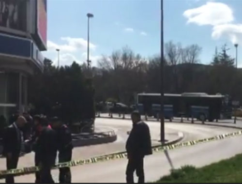 Ankara'da Meclis yakınındaki otobüste bomba alarmı