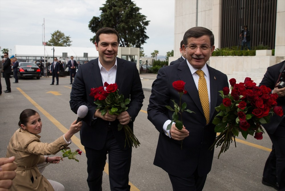 İzmir'de 95 yıl sonra bir ilk Davutoğlu Çipras görüştü