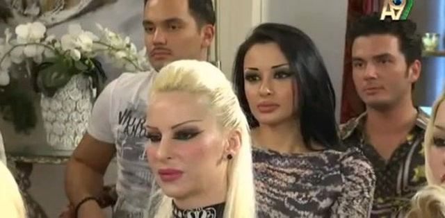 Adnan Oktar'la ilgili ilginç gerçek! Sırrını kediciklere anlattı