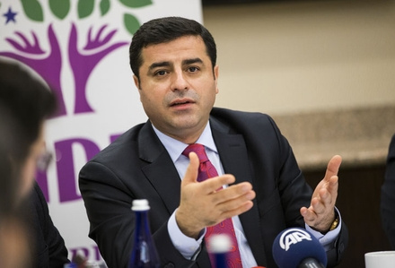 Demirtaş'tan Erdoğan'a olay vatandaşlıktan çıkarma cevabı