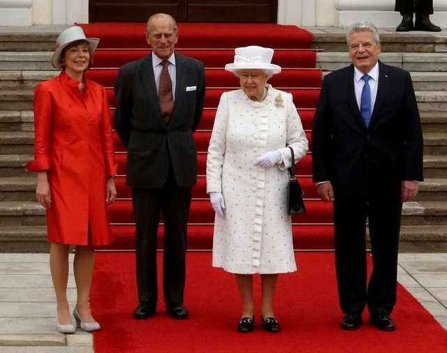 Kraliçe Elizabeth'in daha önce yaptığı işe çok şaşıracaksınız...