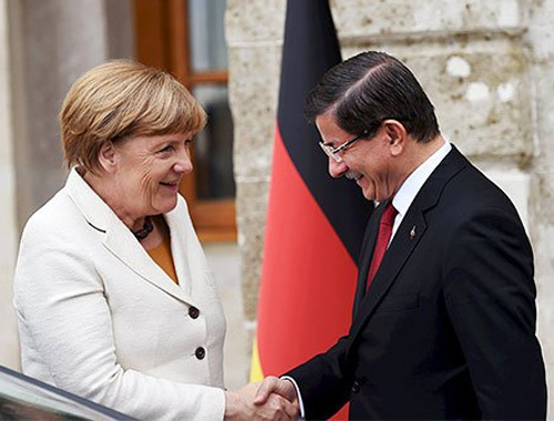 Davutoğlu ve Merkel Suriyelileri ziyaret edecek!