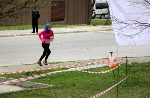 Başbakan Davutoğlu'nun kızı kıyasıya yarıştı