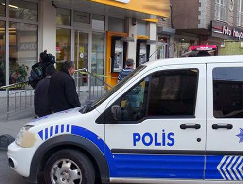 Beyoğlu'nda PTT şubesinde silahlı soygun