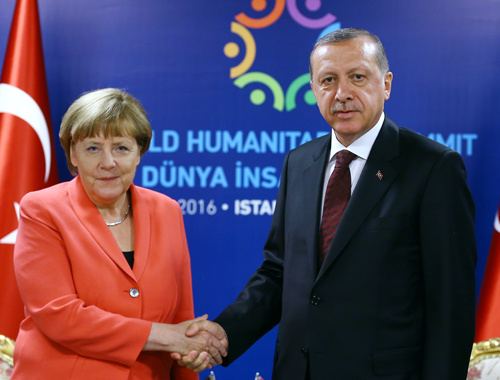 Erdoğan'ın resti sonrası Merkel'den ilk yorum!