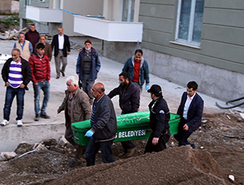 Afgan inşaat işçisi ilk iş gününde öldü!