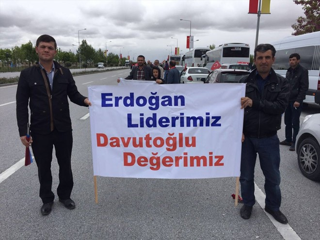 Davutoğlu'nu Konya'da bekleyen sürpriz! Bakın kim karşıladı