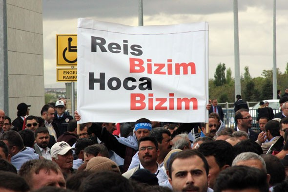 Davutoğlu'nu Konya'da bekleyen sürpriz! Bakın kim karşıladı