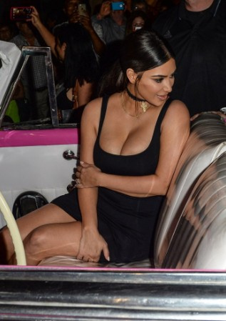 Kardashian ailesi Küba'da gördükleri ilgi...