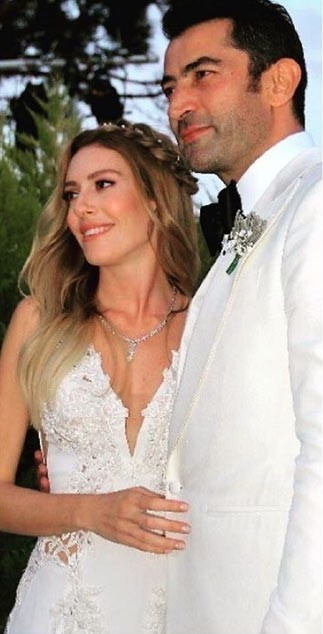 Sinem Kobal'dan Kenan İmirzalıoğlu'na düğün hediyesi dudak uçuklattı!