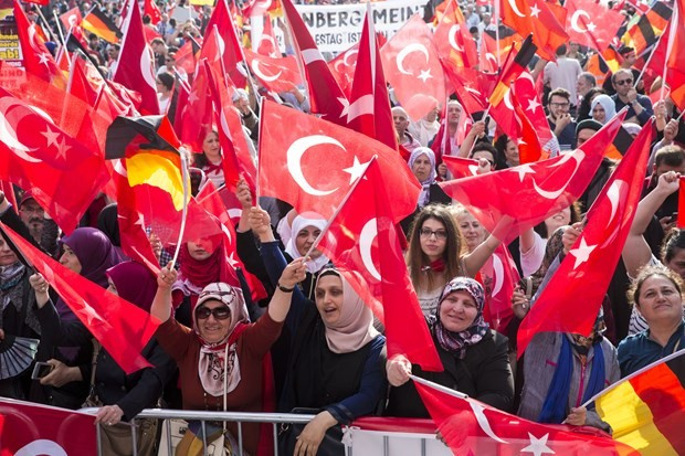 Ermeni tasarısı Almanya'daki Türkleri sokağa döktü