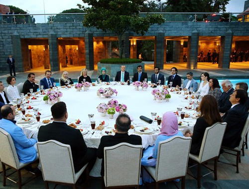 Erdoğan'ın iftar yemeğinde ünlüler geçidi