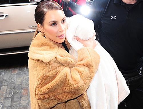 Kim Kardashian minik oğlu Saint'in ilk fotoğrafı