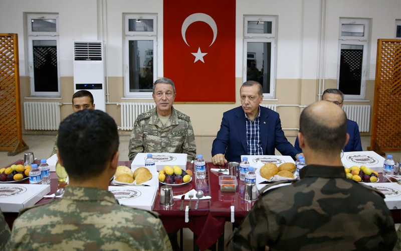 Erdoğan'ın katıldığı iftarda ilginç detay! Bu ilk kez oldu