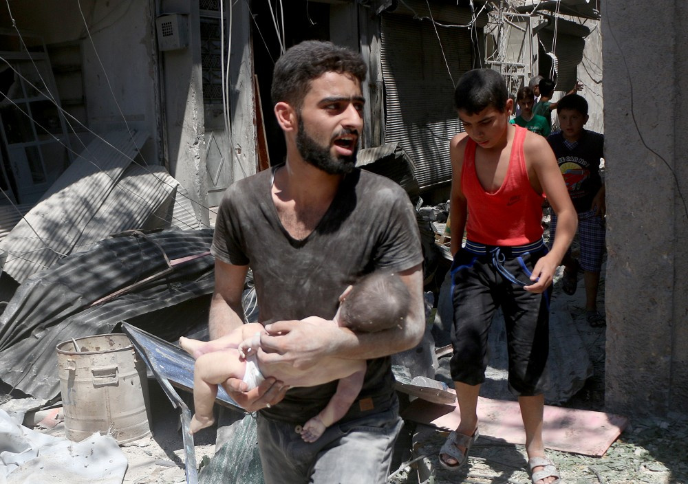 Suriye'den yürek yakan kare! İşte çaresizliğin fotoğrafı