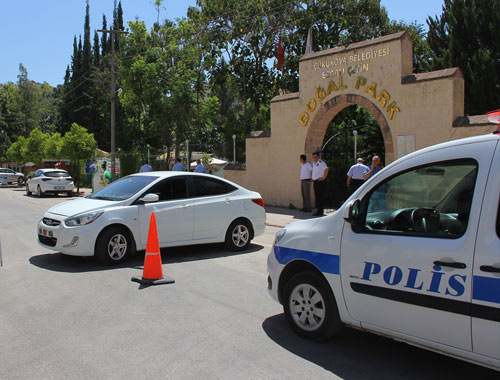 Adana'da parkın yakınında sis bombası bulundu