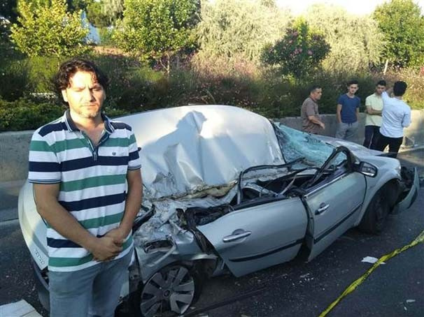 Gözü dönmüş cuntaların tankları araçları dümdüz etmiş!