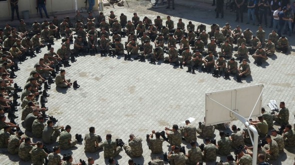 Şırnak'ta 309 darbeci asker böyle teslim oldu!