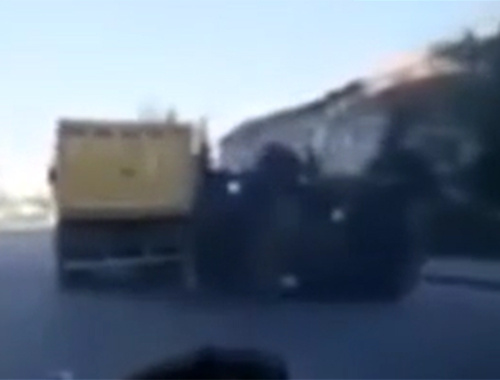 Darbe videoları! Tank ile belediye kamyonunun mücadelesi