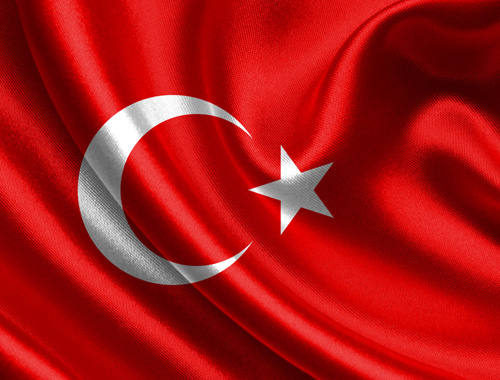 Belediye Başkanı Türk bayrağını yasakladı
