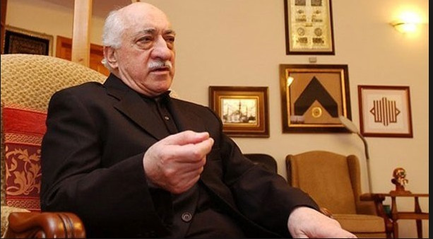 FETÖ'nün abisi ilk kez anlattı! Çok yardım yapana 'Gülen seccadesi'