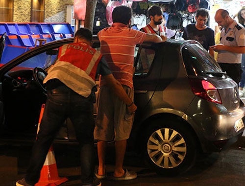 İstanbul'da 39 ilçede polis denetimi