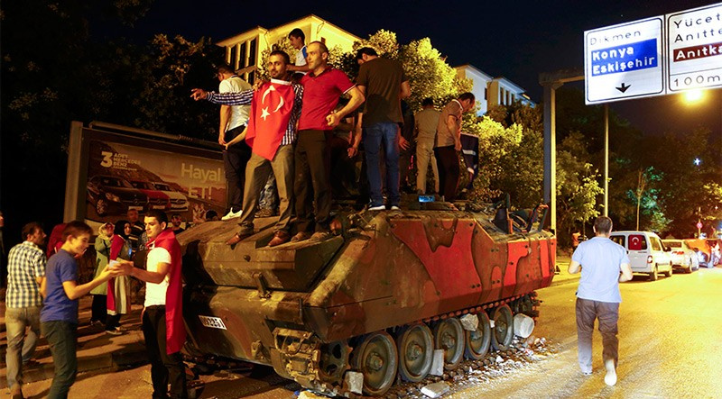 Hangi FETÖ'cü nereyi bombaladı işte darbeci hainler!