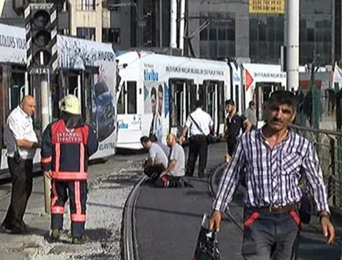 İstanbul'da tramvay raydan çıktı!