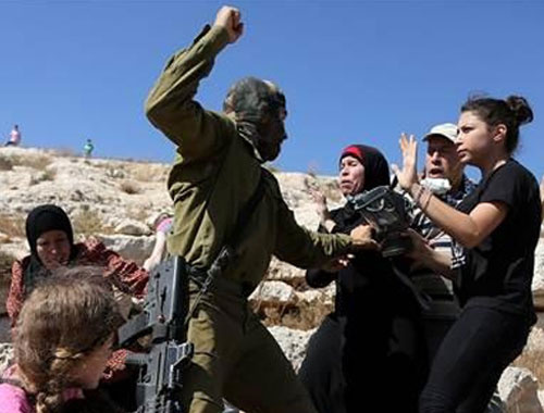 İsrail askerleri 5 Filistinliye yaraladı, 15'ini gözaltına aldı